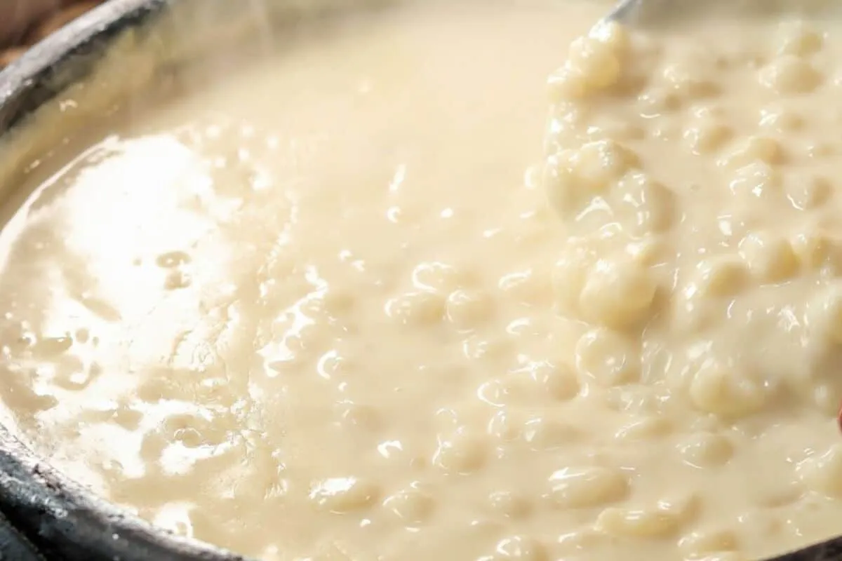 Mugunzá cremoso e bem temperado, uma canjica reconfortante q