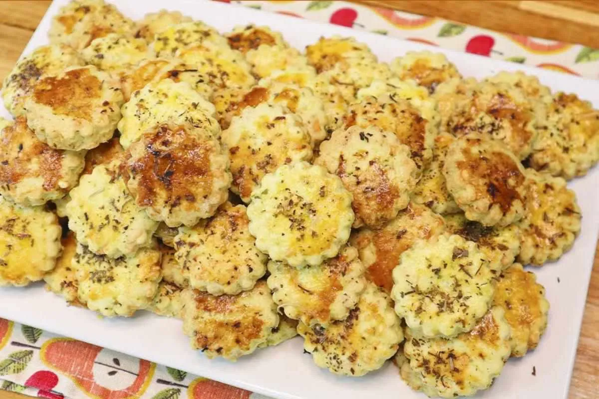 Não deixe de fazer esse biscoitinho de cebola você vai adora