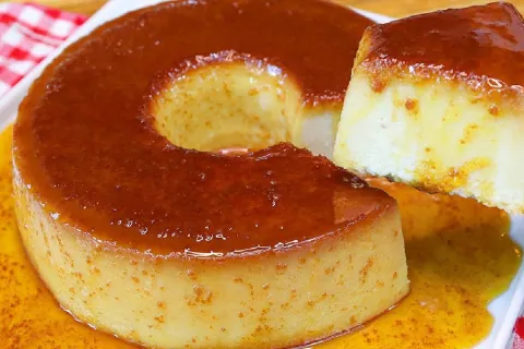 Não jogue pão amanhecido fora: faça esse delicioso pudim de 