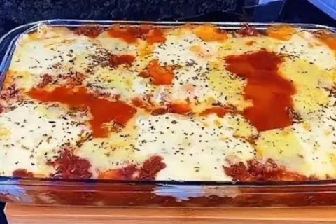 Nhoque de massa pronta com molho cremoso de carne, receita r