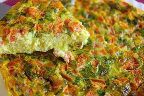 Omelete de forno completo e muito saboroso: serve muito bem 