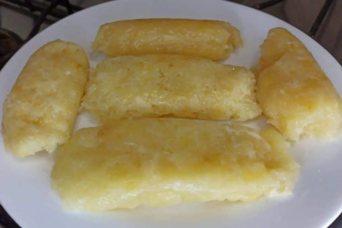 Pamonha de macaxeira pronta em poucos minutos, para você sab