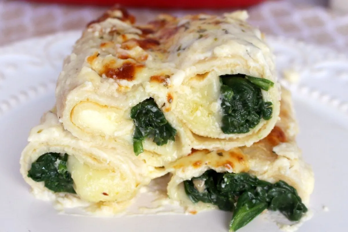 Panqueca de espinafre com queijo, leve e deliciosa para o ja