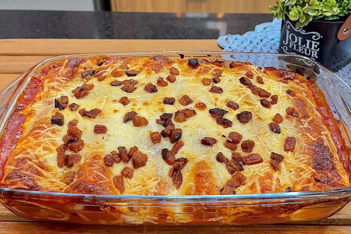 Panqueca de frango suculenta, com uma massa bem leve e um mo