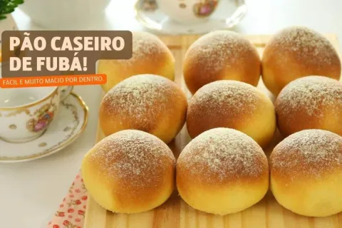 Pão caseiro de fubá macio e fofinho que é muito fácil de faz