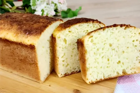 Pão caseiro de liquidificador fofinho e fácil de fazer para 