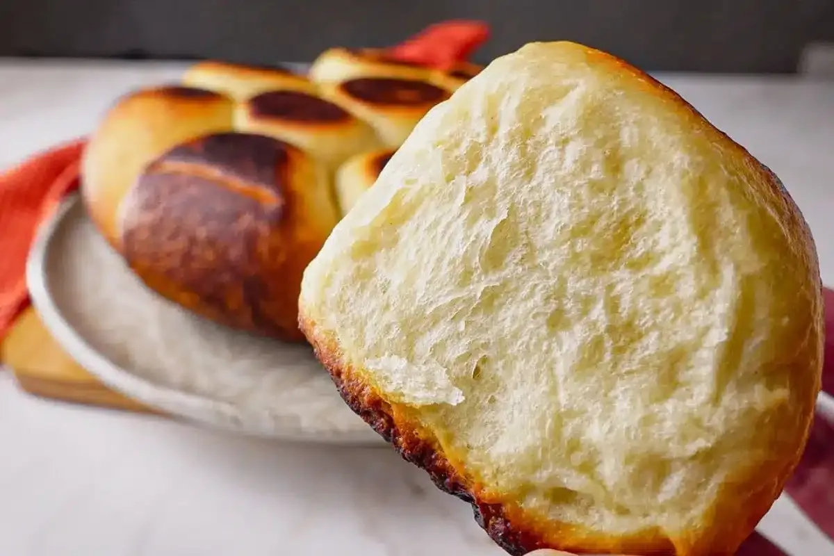 Pão caseiro de panela feito de forma rápida e sem forno, par