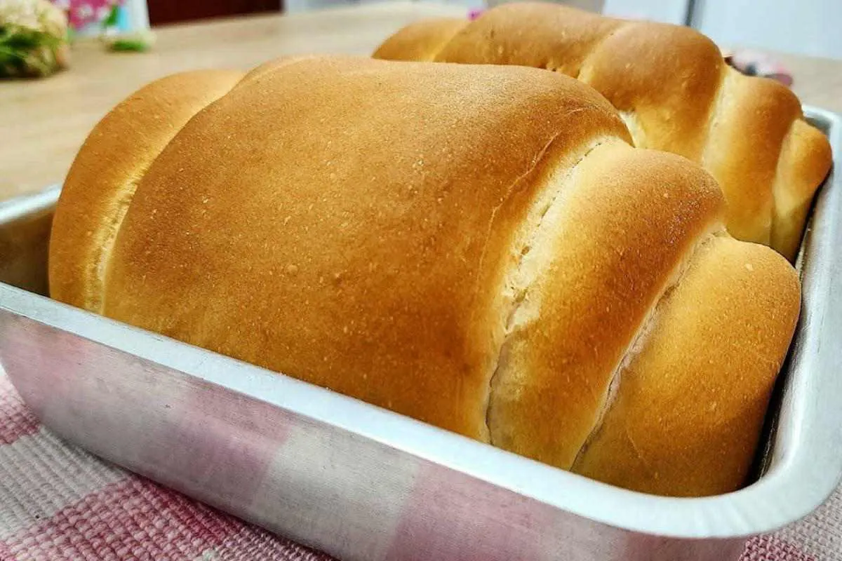 Pão caseiro fofinho que cresce e rende bastante para o café