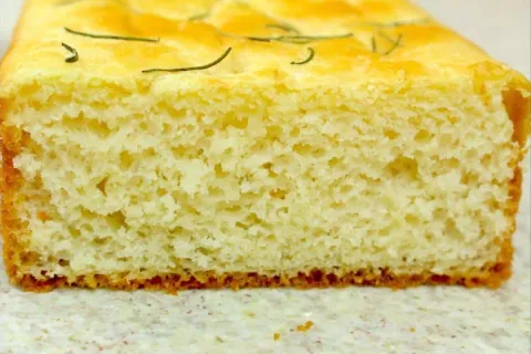 Pão caseiro que não precisa sovar e fica pronto super rápido