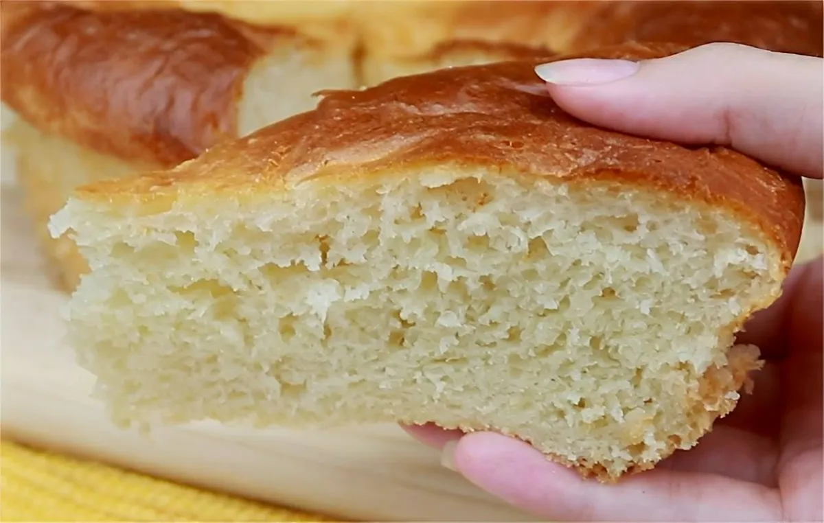 Pão caseiro que não precisa sovar fica pronto bem rapidinho