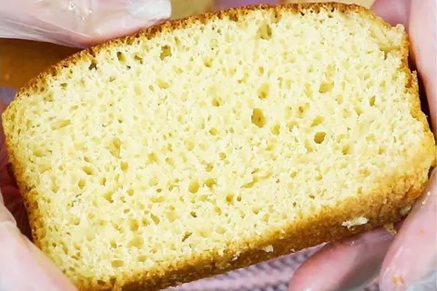 Pão caseiro sem sovar que fica pronto rápido para o café da 