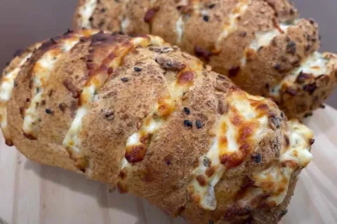 Pão de alho fit super prático e com poucos ingredientes para