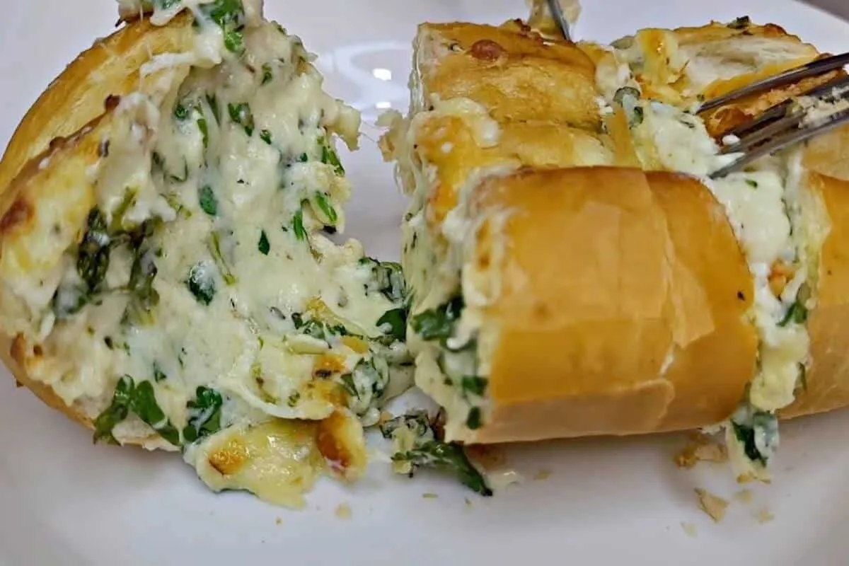 Pão de alho na air fryer: conheça esse jeito de temperar que