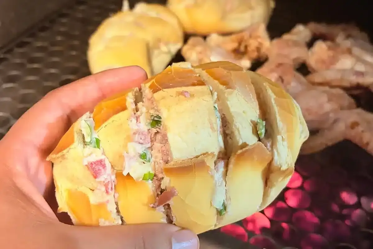 Pão de alho para churrasco bem gostoso, feito com recheio ca