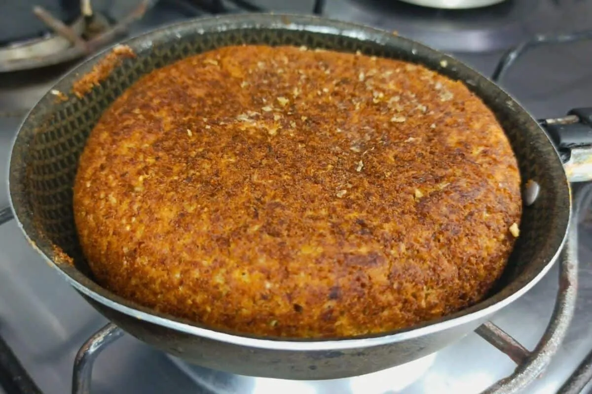 Pão de banana de frigideira: feito sem ovo, saudável e pront