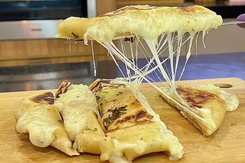 Pão de batata de frigideira fofinho: a solução rápida e prát