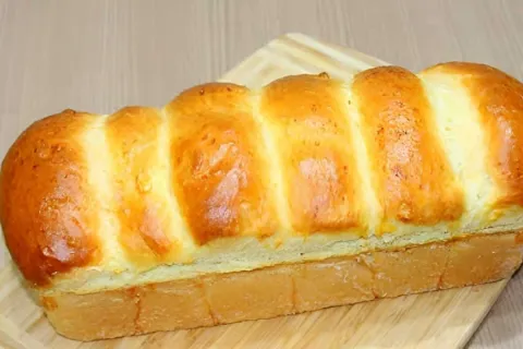 Pão de creme de leite fofinho e uma textura que você nunca v