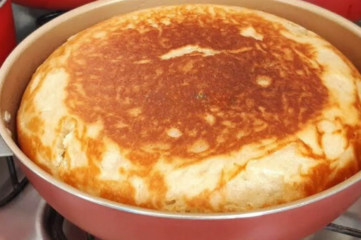 Pão de frigideira que fica pronto super rapidinho e você vai