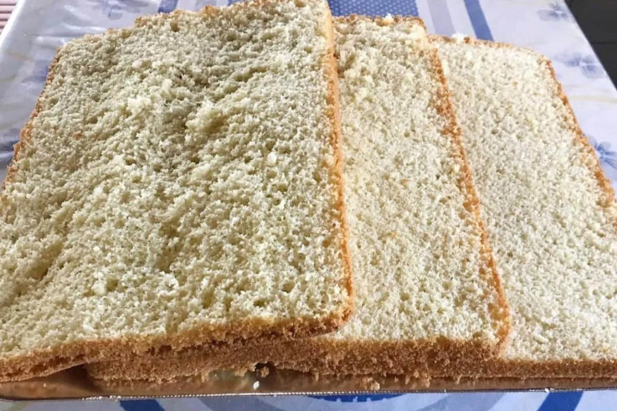 Pão de ló grande fofinho e macio que não racha nem quebra na
