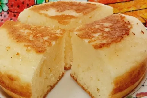 Pão de maisena sem farinha de trigo para o café da tarde ou 