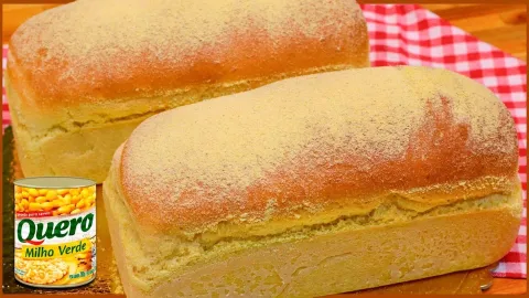 Pão de milho de latinha da roça para comer quentinho na hora
