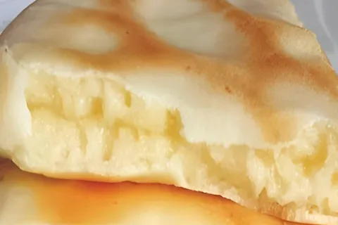 Pão de queijo com tapioca na frigideira um lanche prático e 