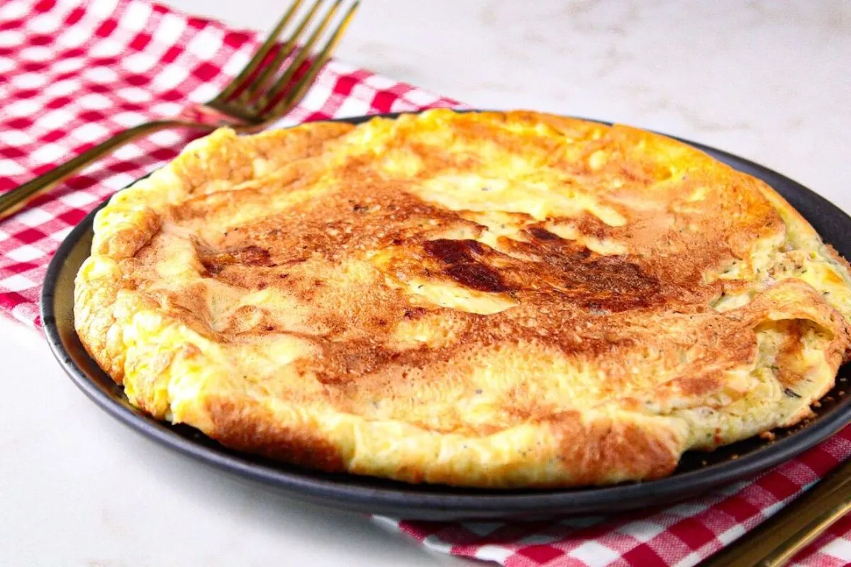 Pão de queijo de frigideira: simples de preparar e ótimo par