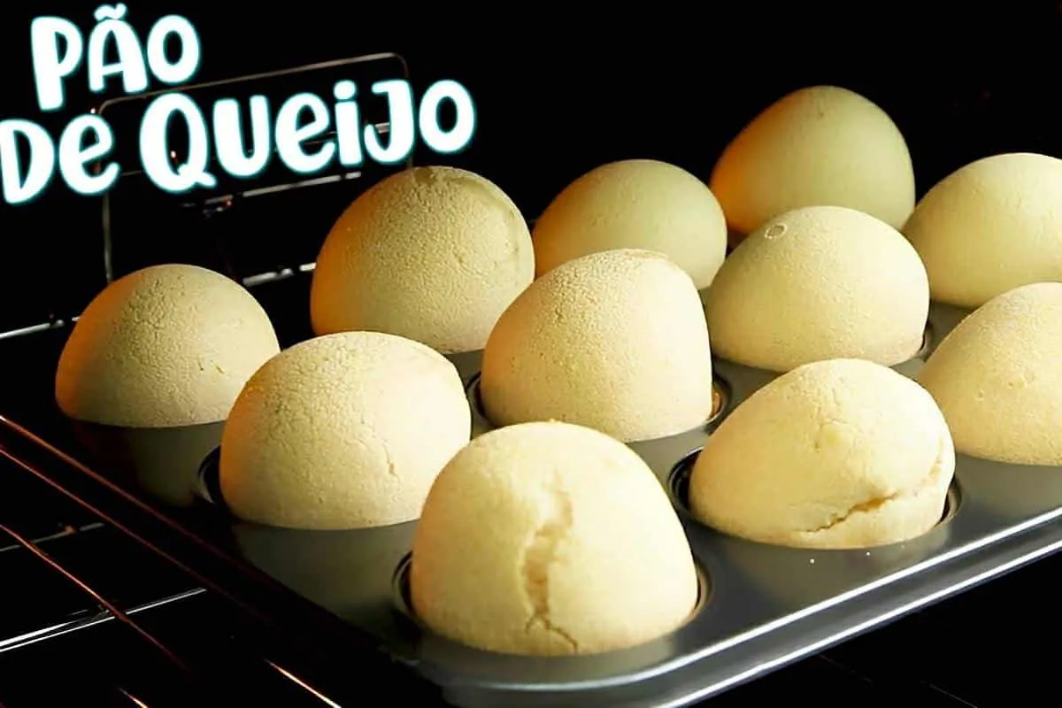 Pão de queijo de liquidificador é só bater os ingredientes c