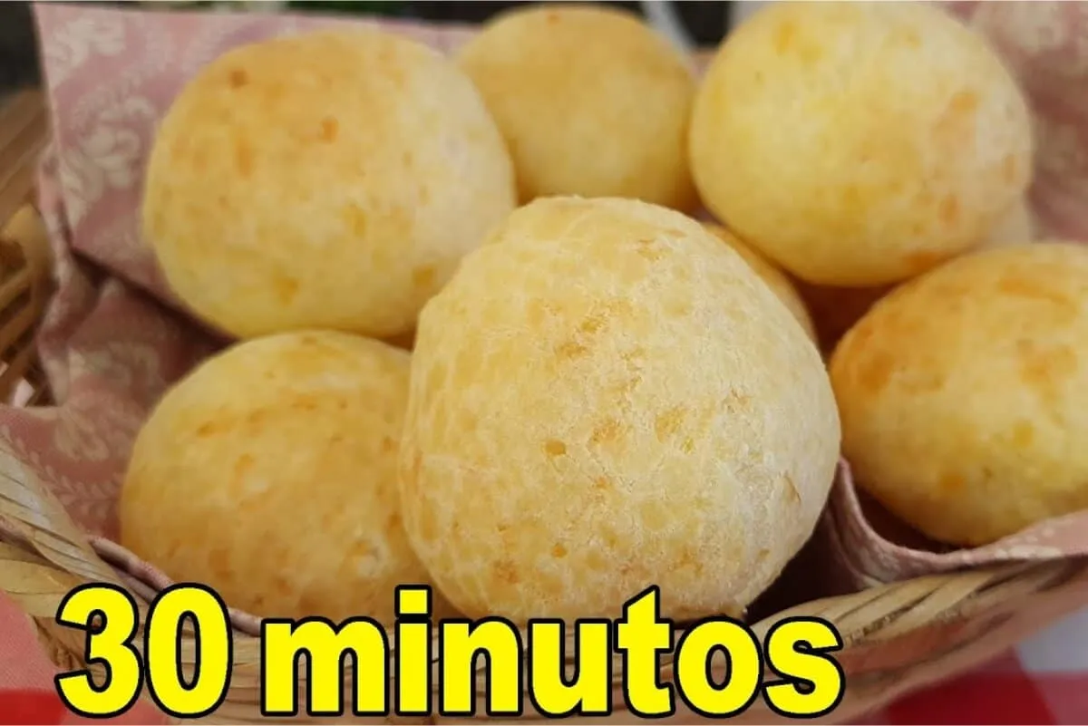 Pão de queijo super rápido e fácil: a melhor receita para o