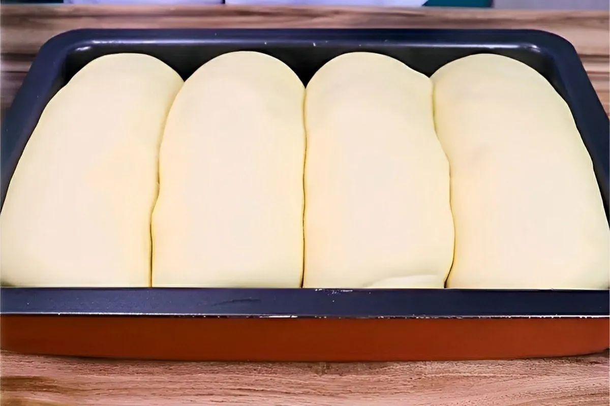 Pão do padre: um pão de leite amanteigado fofinho e saboroso