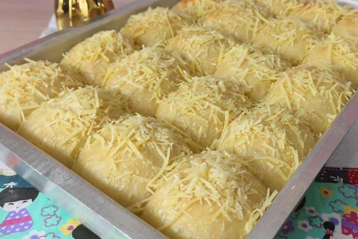 Pão doce caseiro bem fofinho igualzinho aquele que você comp