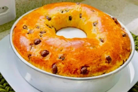 Pão doce com massa de panetone muito gostoso para o café da 