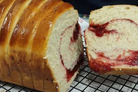Pão doce recheado bem fofinho com aquela massa caseira marav