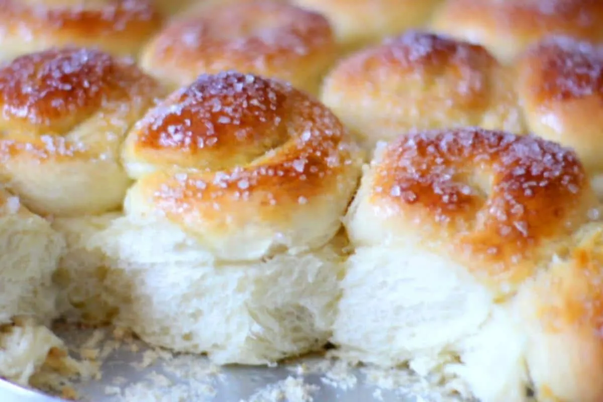 Pão doce sem sovar que parece um algodão de tão macio e fofi