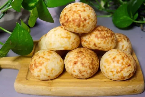 Pãozinho de tapioca sem glúten prático e delicioso para o ca
