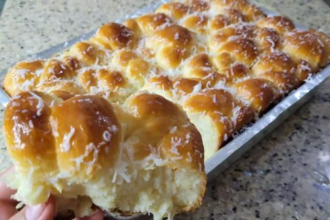 Pãozinho doce tipo trança super fofinho, molhadinho e prátic