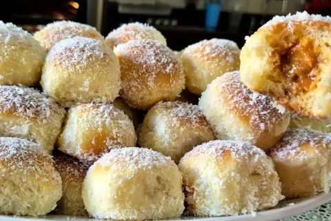 Pãozinho lua de mel fofinho e bem recheado com um creme deli