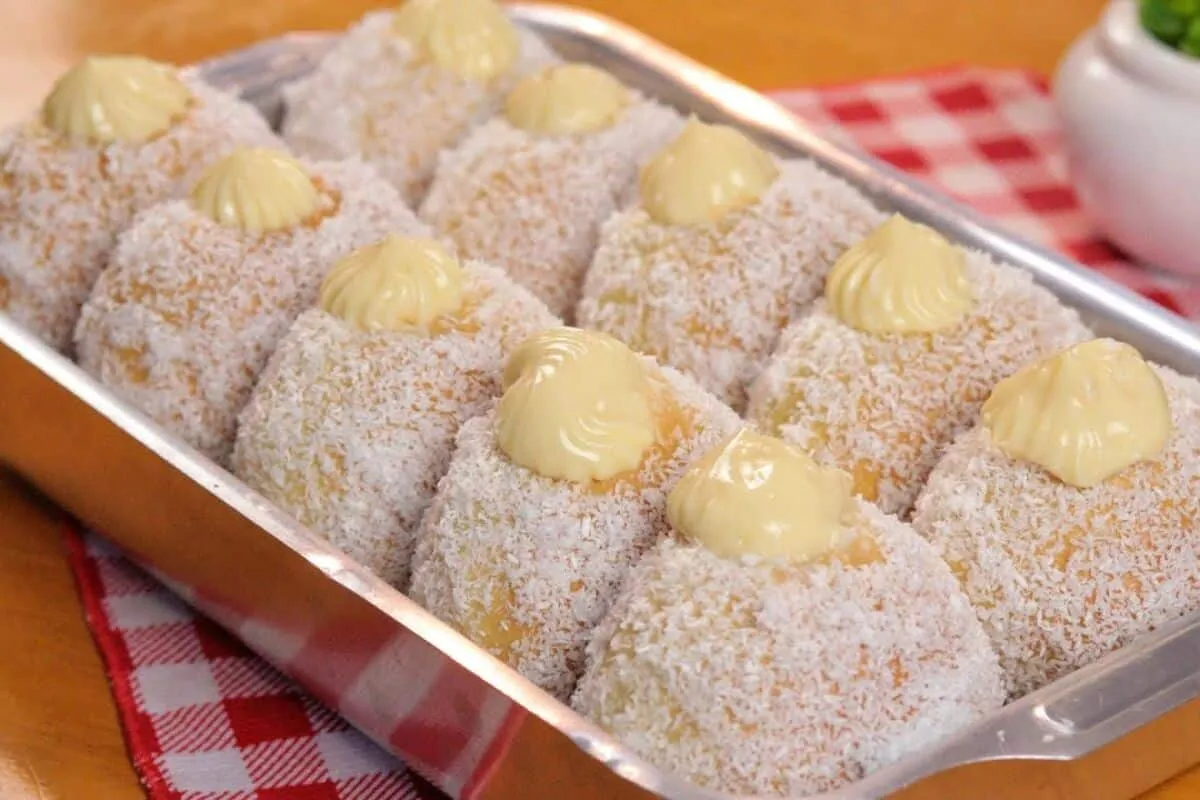 Pãozinho Lua de Mel: recheado, molhadinho e viciante, a comb