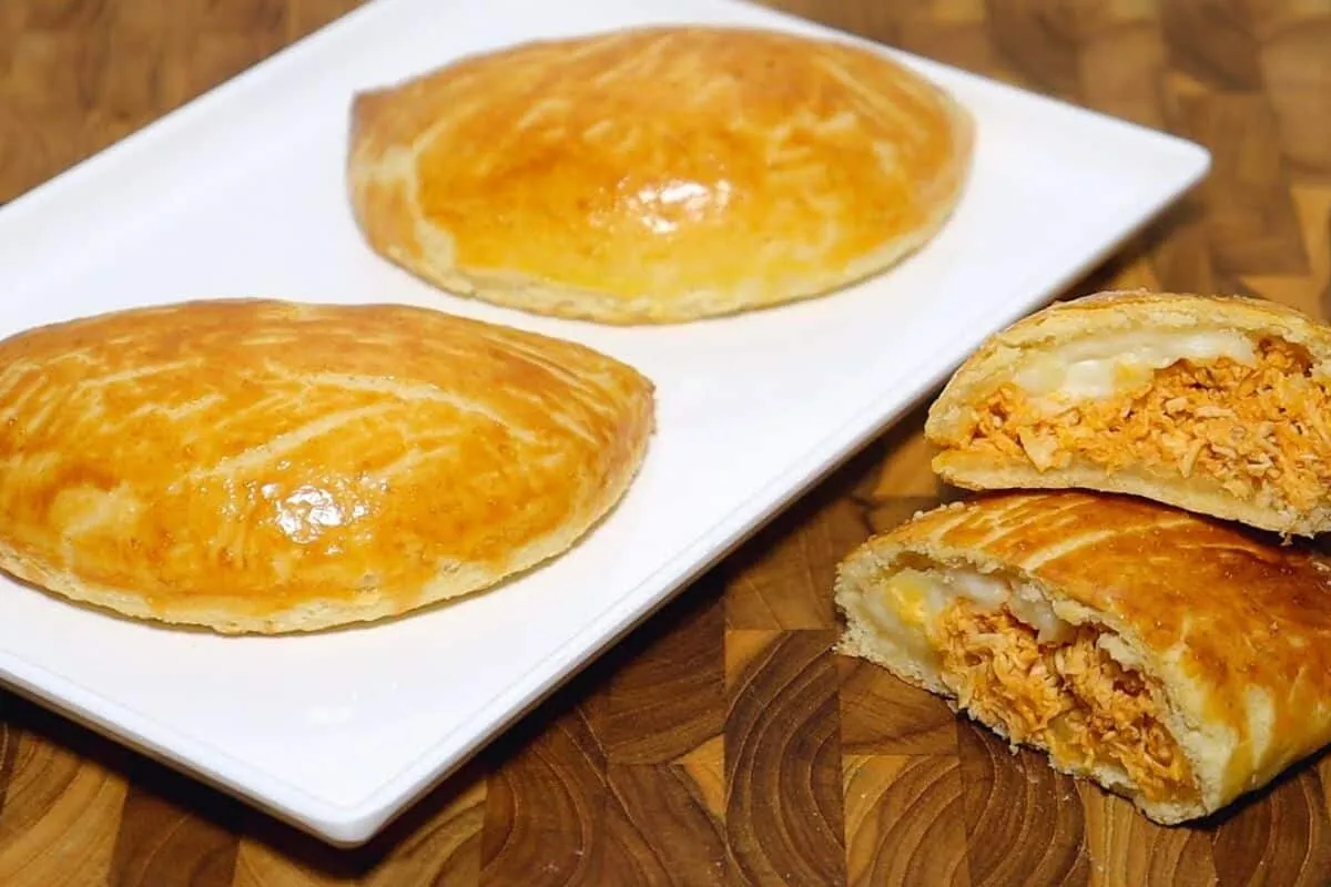 Pastel assado com massa de guaraná que derrete na boca: rece