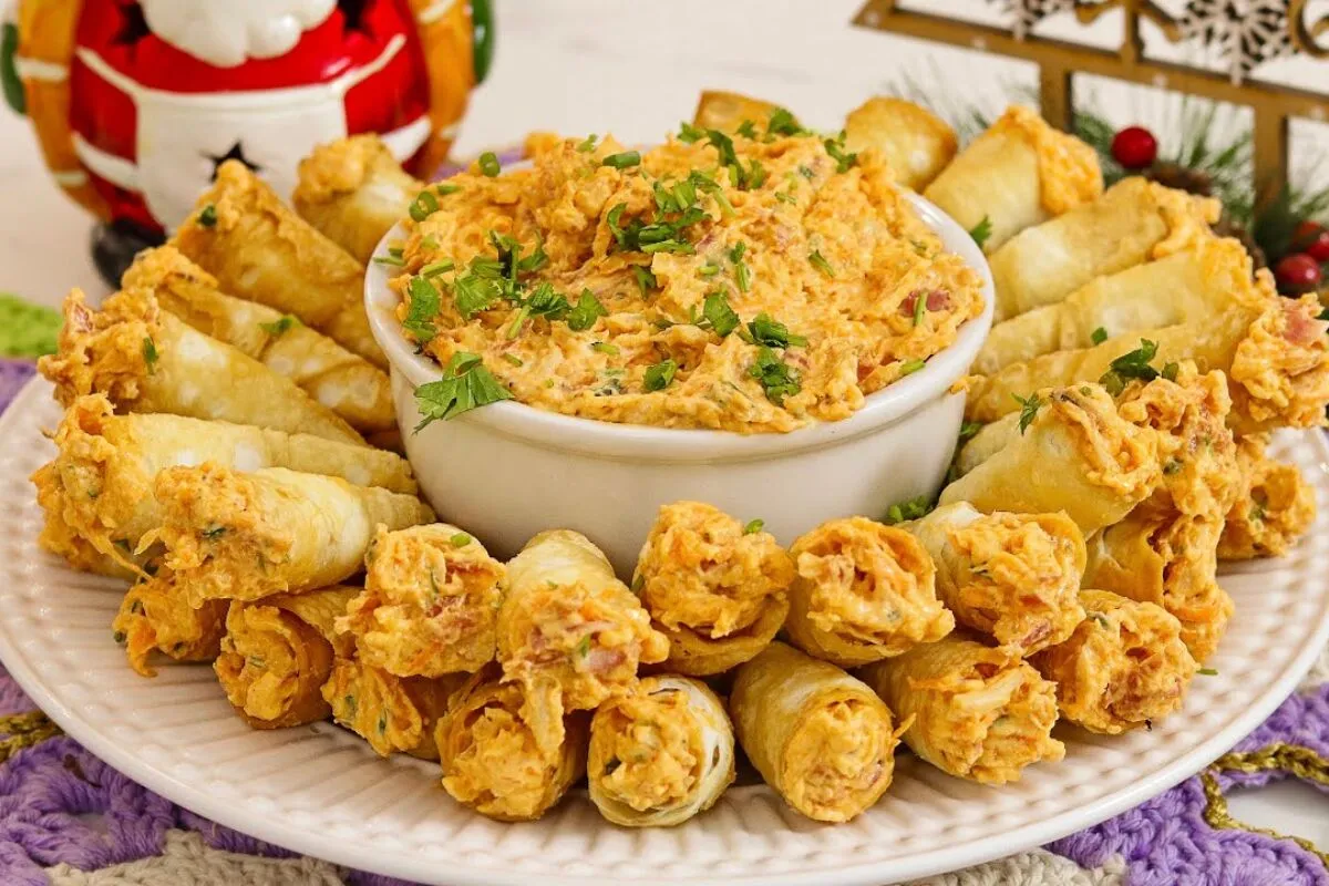 Patê de frango caseiro cremoso e bem temperado para servir c