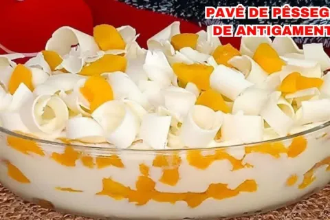 Pavê de pêssegos com um gostinho de sobremesa de antigamente