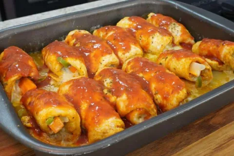 Peito de frango recheado bem molhadinho e suculento para alm