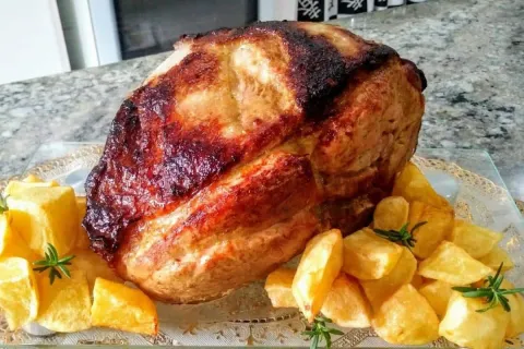 Pernil assado de natal: veja como fazer para ficar suculento