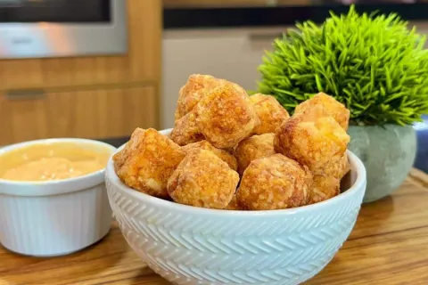 Pipoca de queijo crocante e saborosa, para você saborear enq