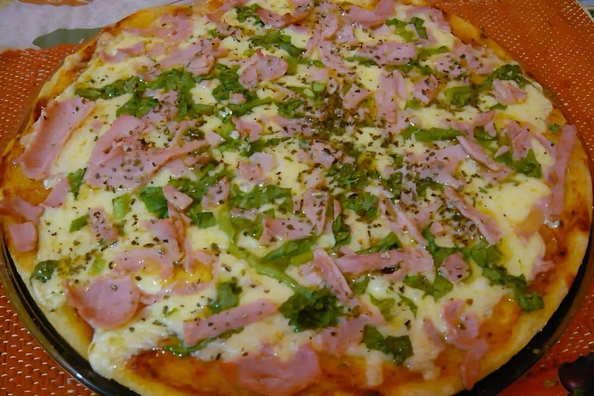 Pizza com massa de batata uma delícia simples e prática de f