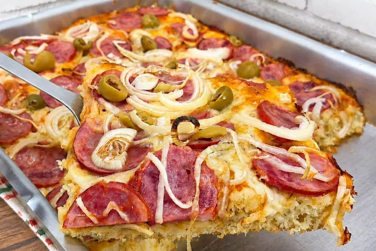 Pizza de massa mole fácil de preparar que não precisa sovar,