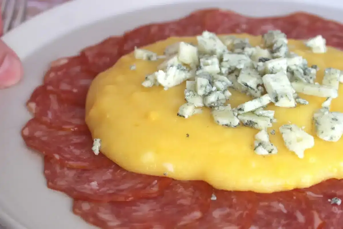Polenta italiana cremosa: aprenda a fazer essa receita cláss