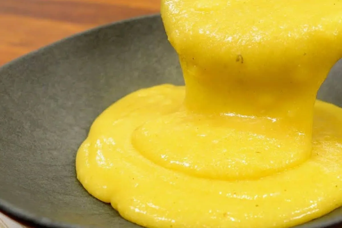 Polenta perfeita: para uma refeição cremosa e bem temperada,