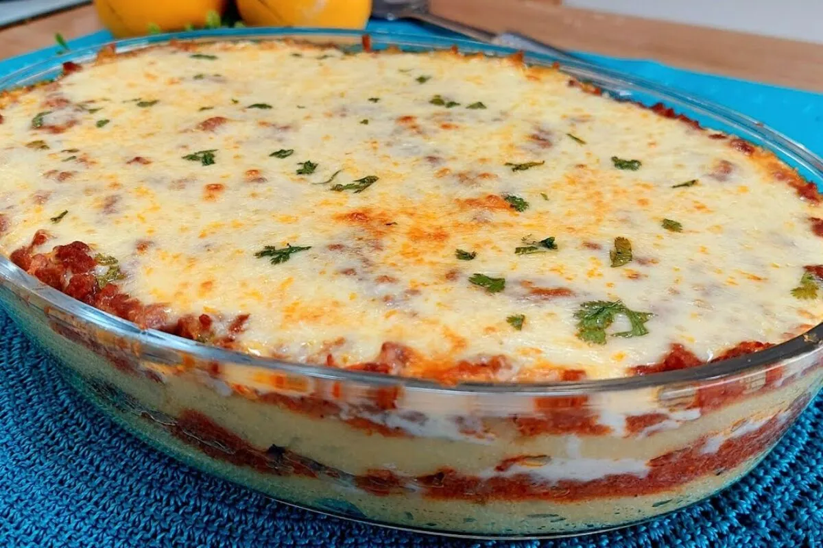 Polenta recheada com carne moída simples de fazer e irresist