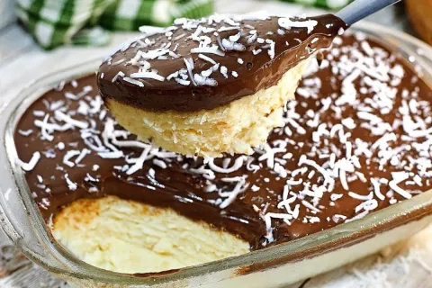 Prestígio de travessa muito cremoso com coco natural, que re